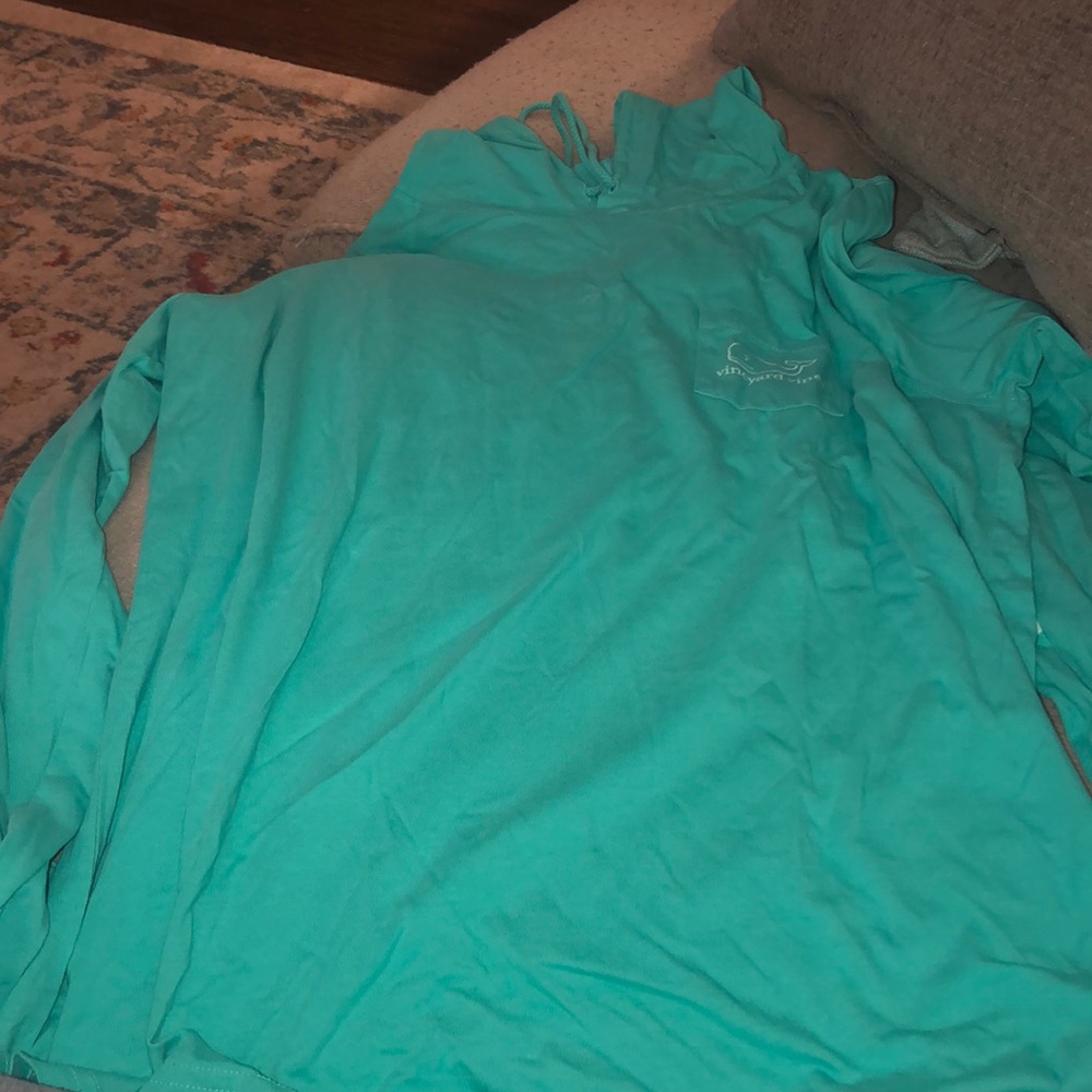 vineyard vine long sleeve hooded shirt